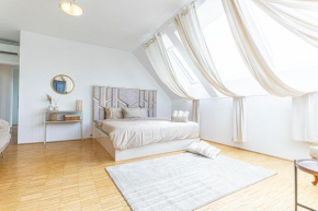 Luxury 3BR and1 LR Apartment in the Heart of Vienna